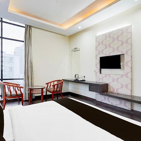 Hotel Super Townhouse Sector 51 Noida Near Metro Station Esterno foto