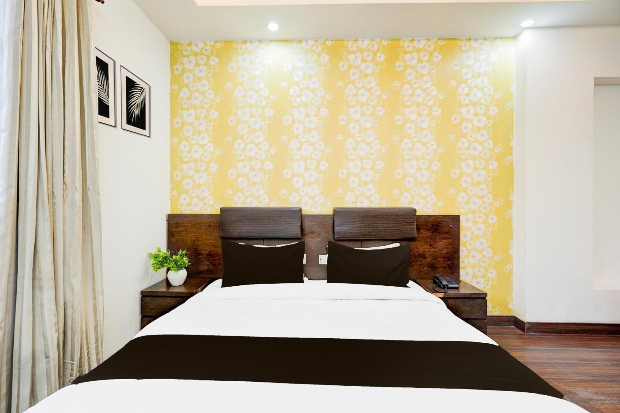 Hotel Super Townhouse Sector 51 Noida Near Metro Station Esterno foto