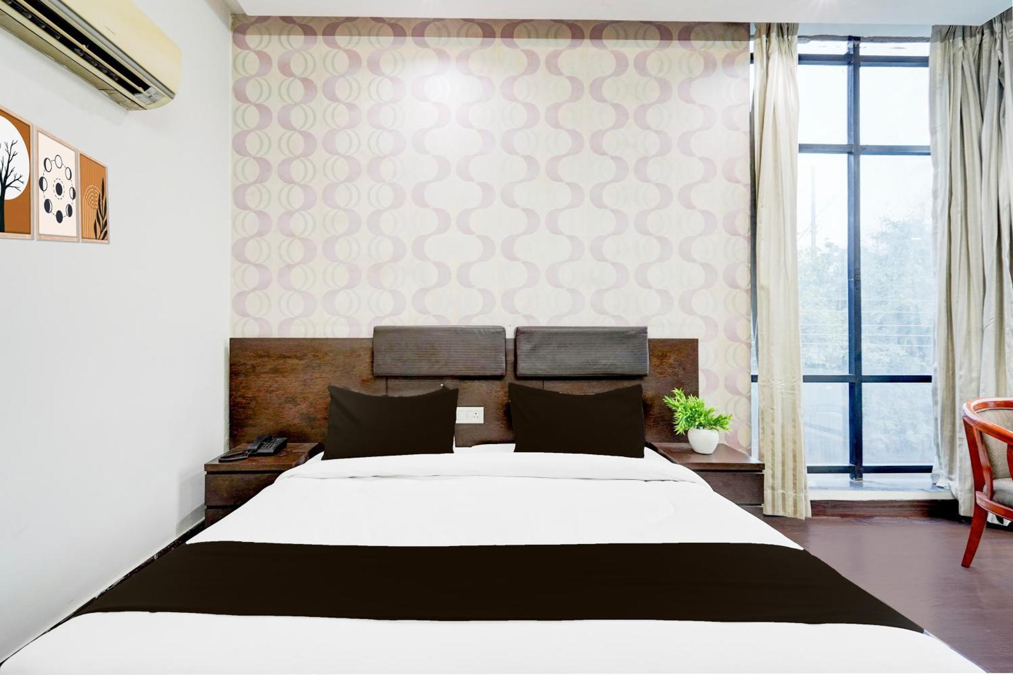 Hotel Super Townhouse Sector 51 Noida Near Metro Station Esterno foto