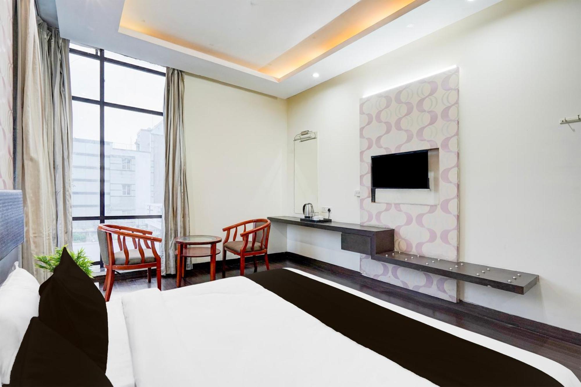 Hotel Super Townhouse Sector 51 Noida Near Metro Station Esterno foto