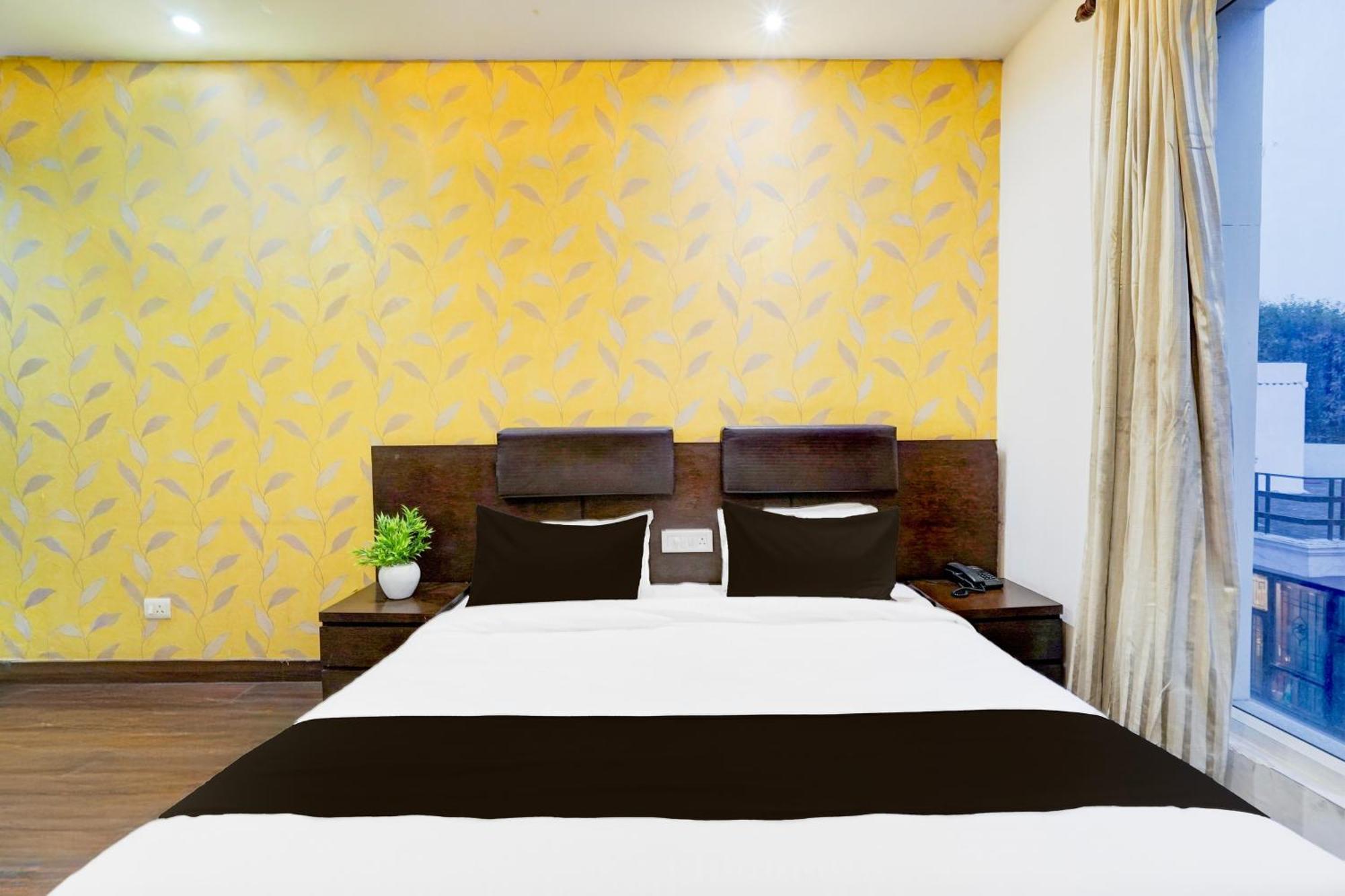 Hotel Super Townhouse Sector 51 Noida Near Metro Station Esterno foto