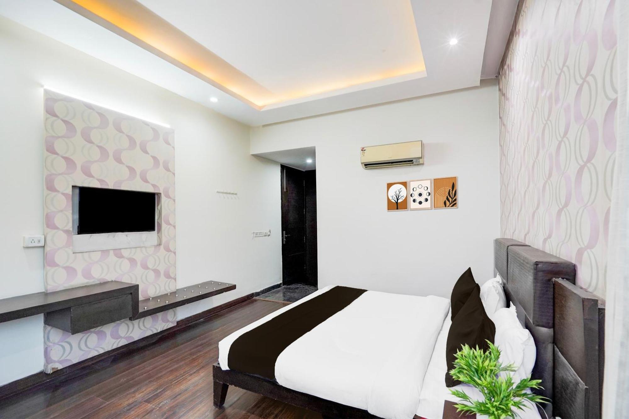 Hotel Super Townhouse Sector 51 Noida Near Metro Station Esterno foto