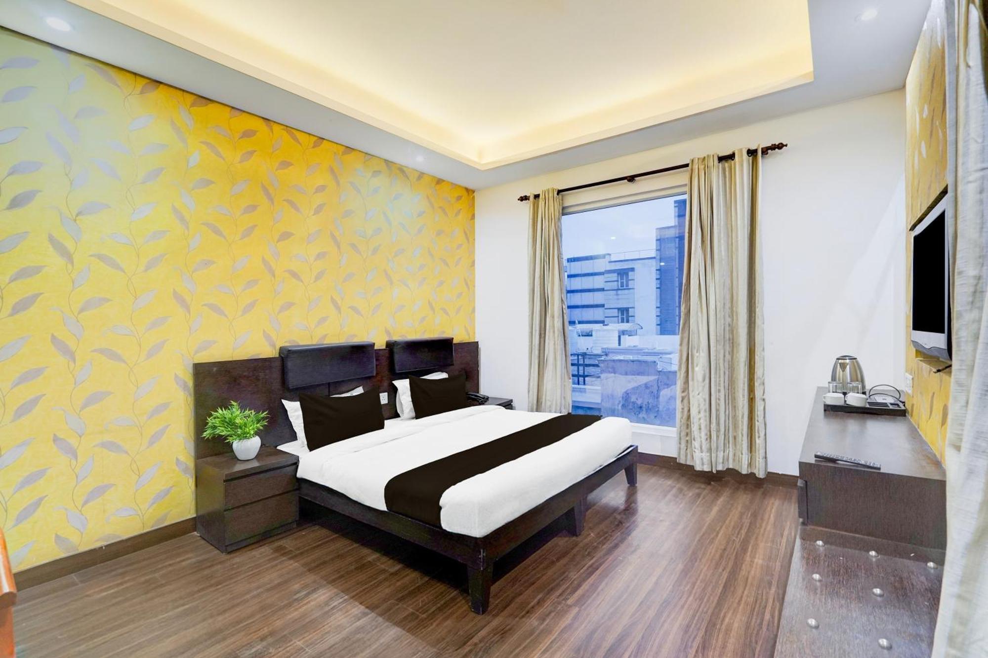 Hotel Super Townhouse Sector 51 Noida Near Metro Station Esterno foto