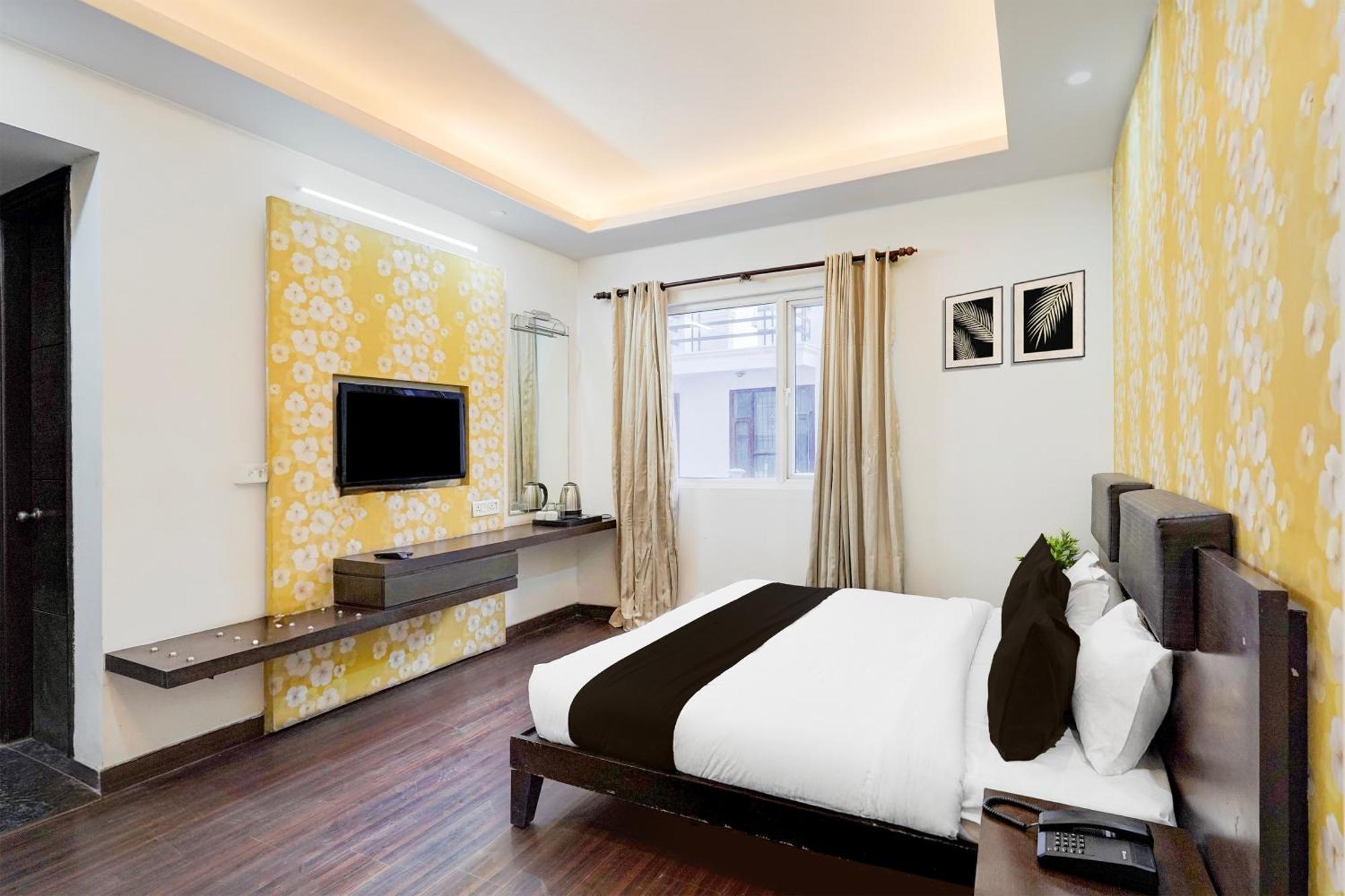 Hotel Super Townhouse Sector 51 Noida Near Metro Station Esterno foto