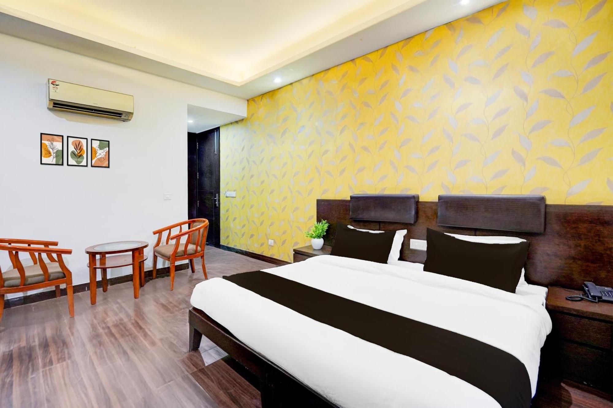 Hotel Super Townhouse Sector 51 Noida Near Metro Station Esterno foto