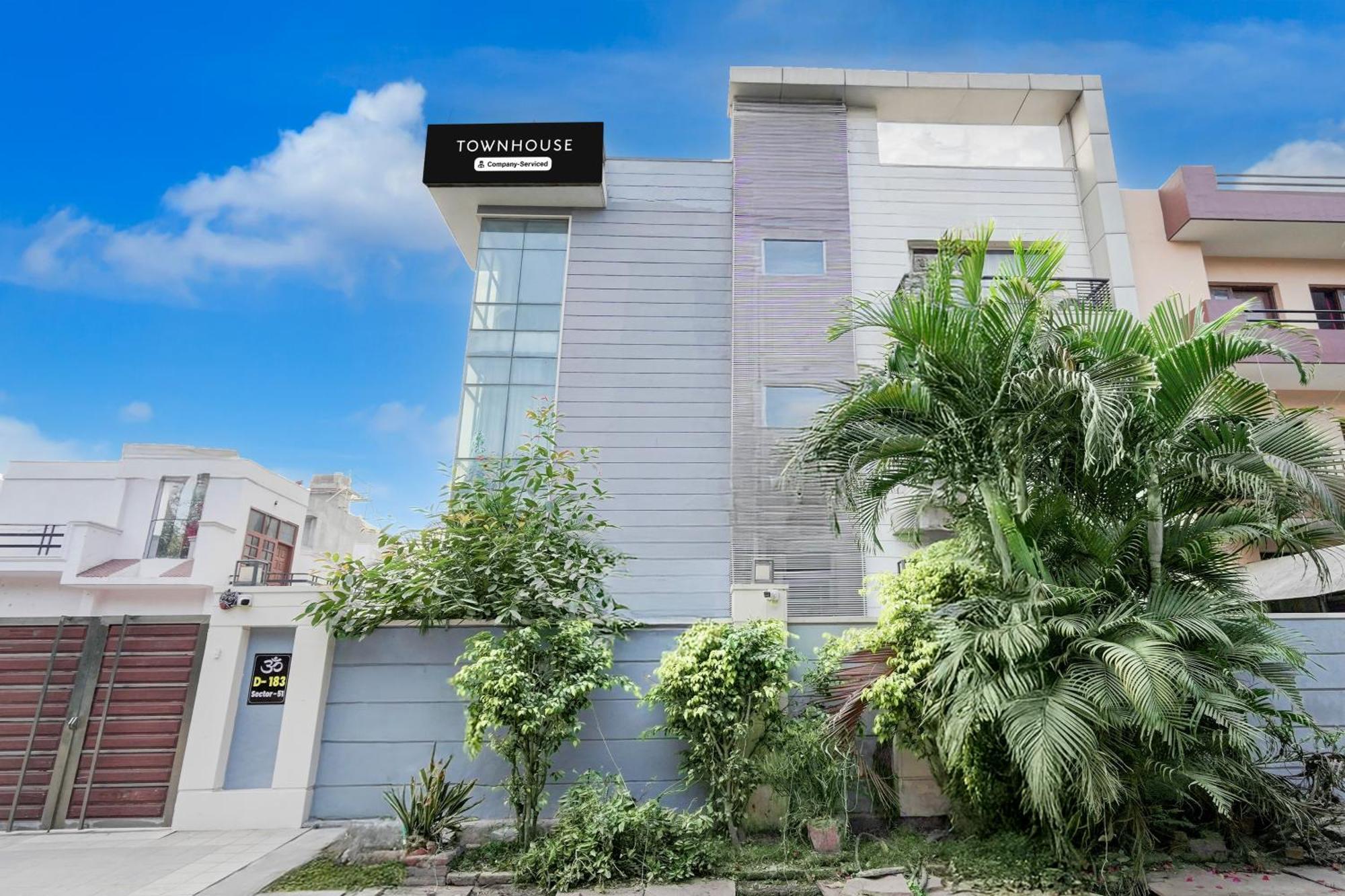 Hotel Super Townhouse Sector 51 Noida Near Metro Station Esterno foto