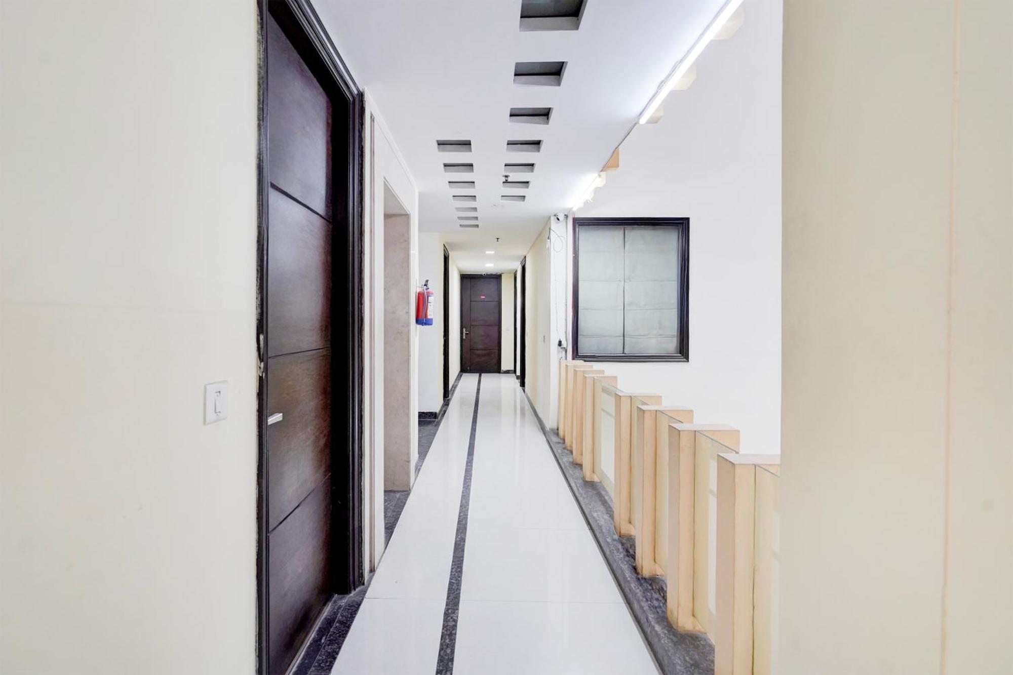 Hotel Super Townhouse Sector 51 Noida Near Metro Station Esterno foto