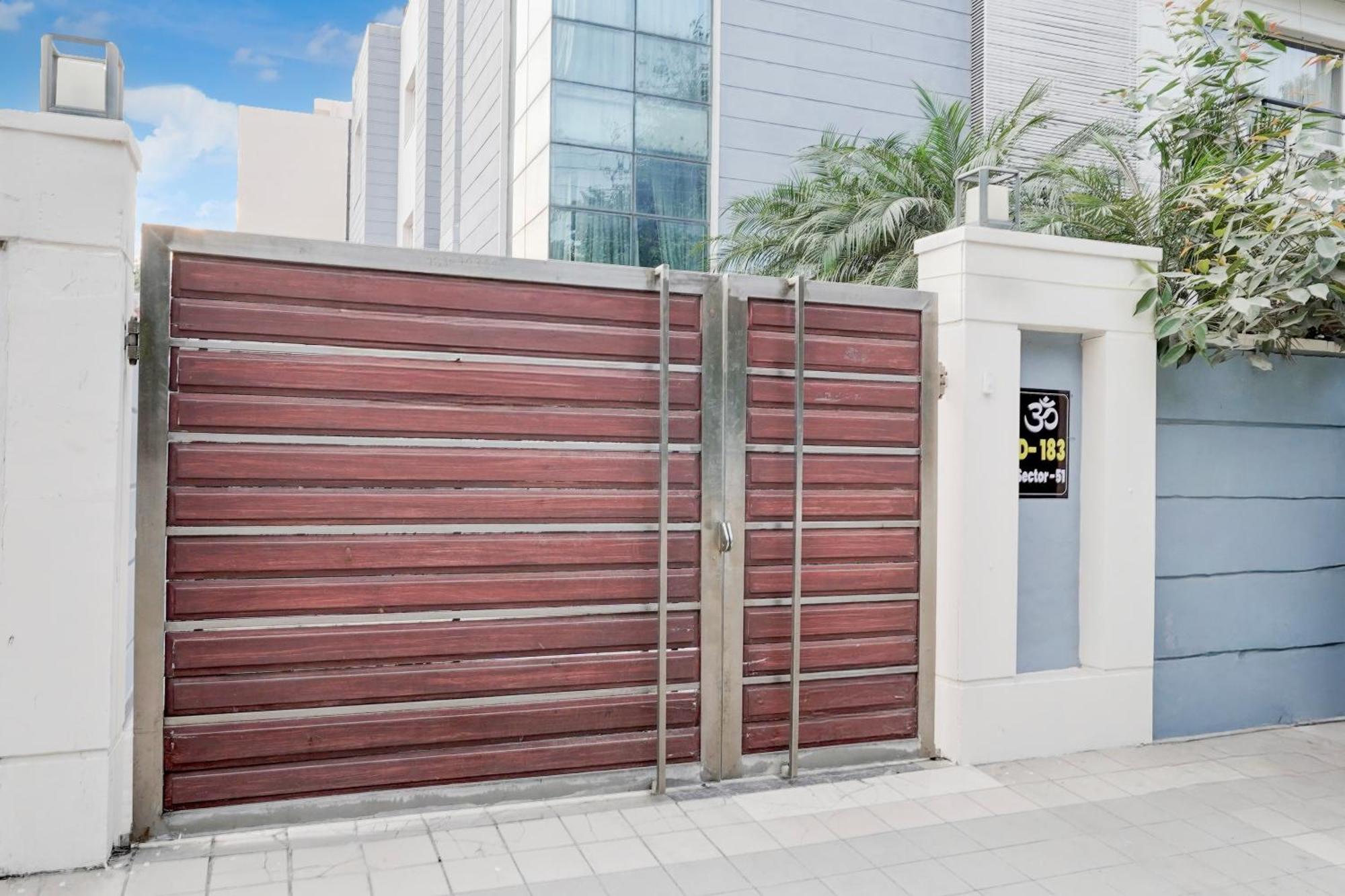 Hotel Super Townhouse Sector 51 Noida Near Metro Station Esterno foto